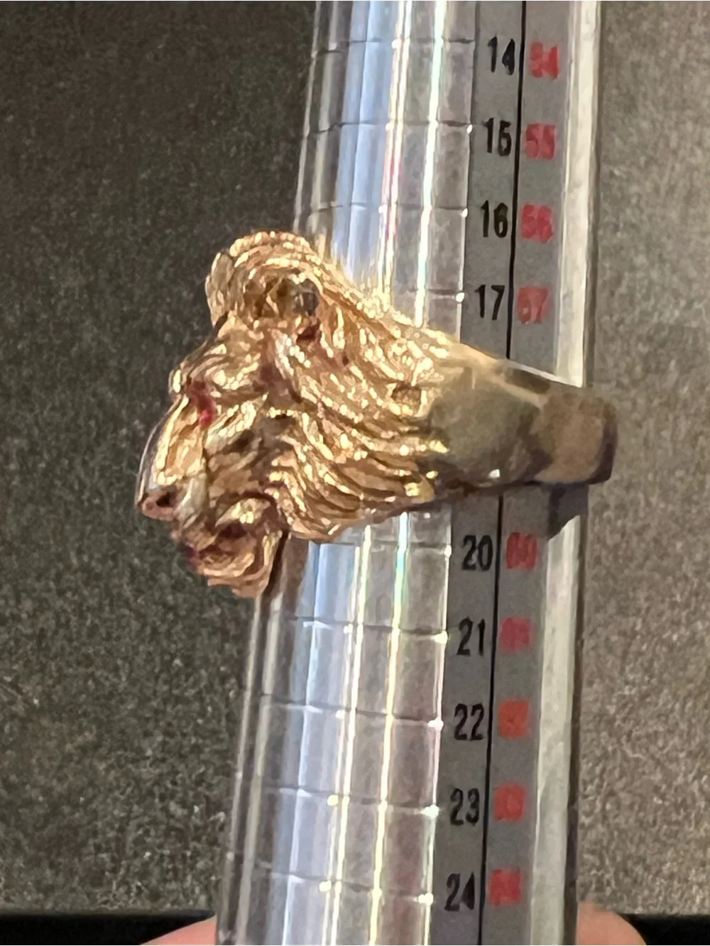 Beautiful Vintage 14K Gold Lion Ring Ruby Accents 14.03 grams  Size 8.5